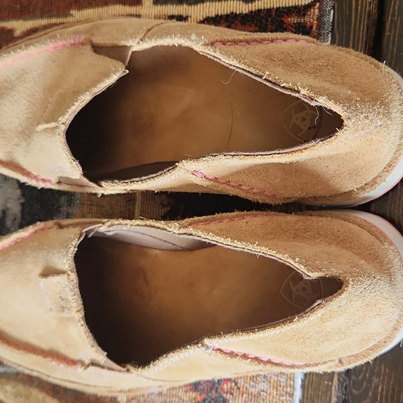 Women's Ariat slip on cruisers. (6) - Picture 8 of 10